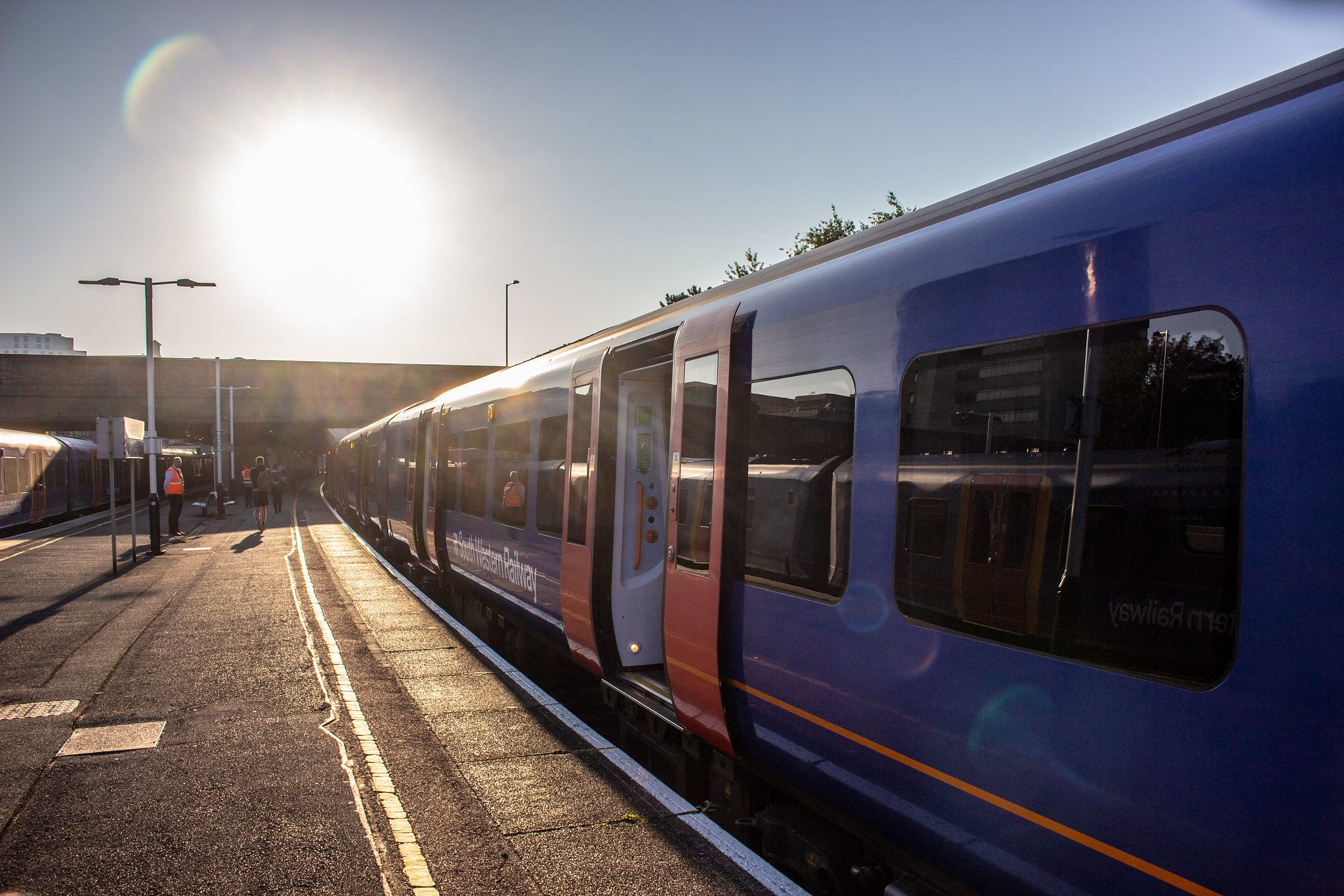 www.londonreconnections.com