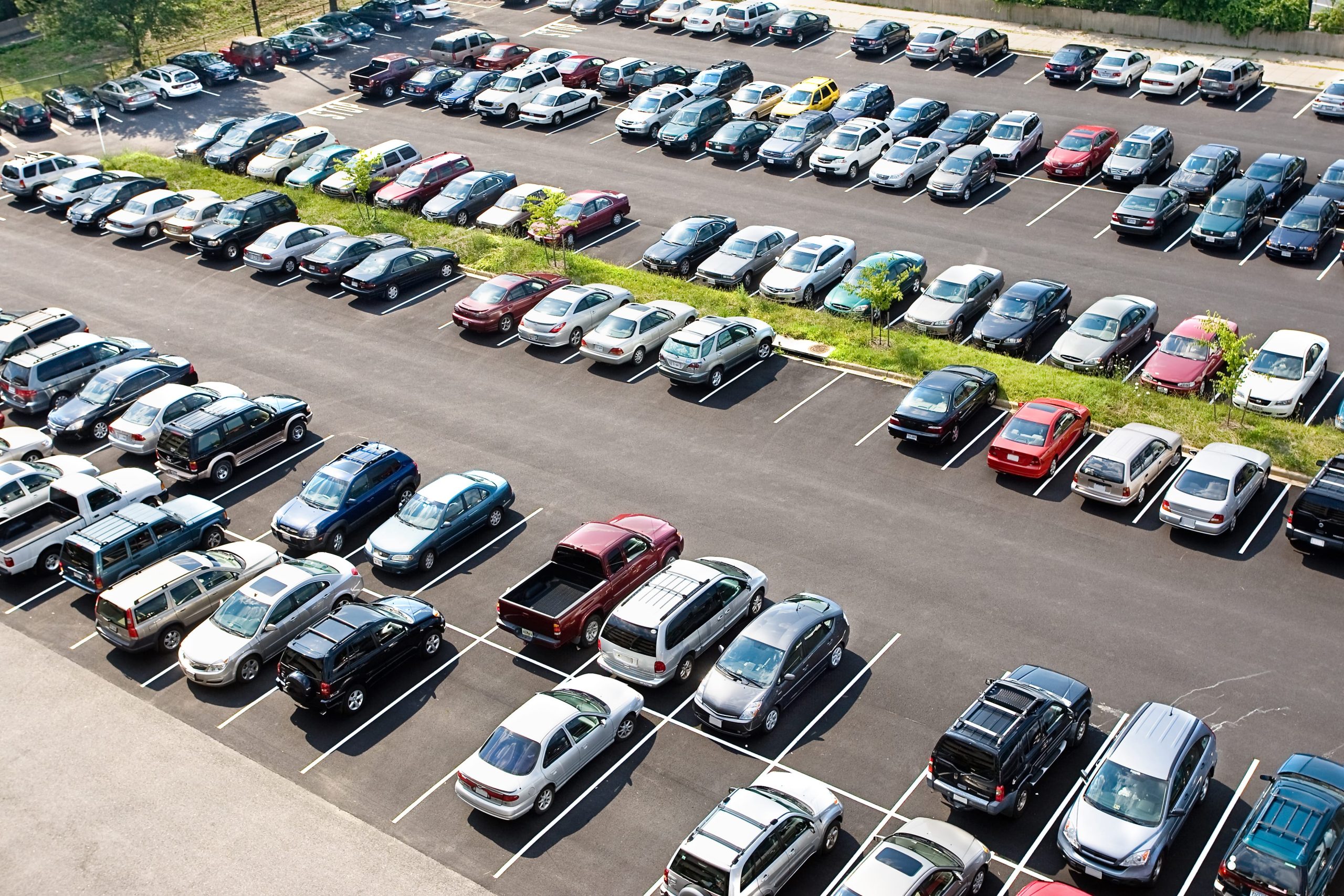 17 car parking. Парковка. Стоянка машин. Машина на парковке. Много машин.